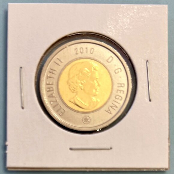 Canada 2010 Highly Collectible Set of 3 x $2 Toonies! - Picture 10 of 16